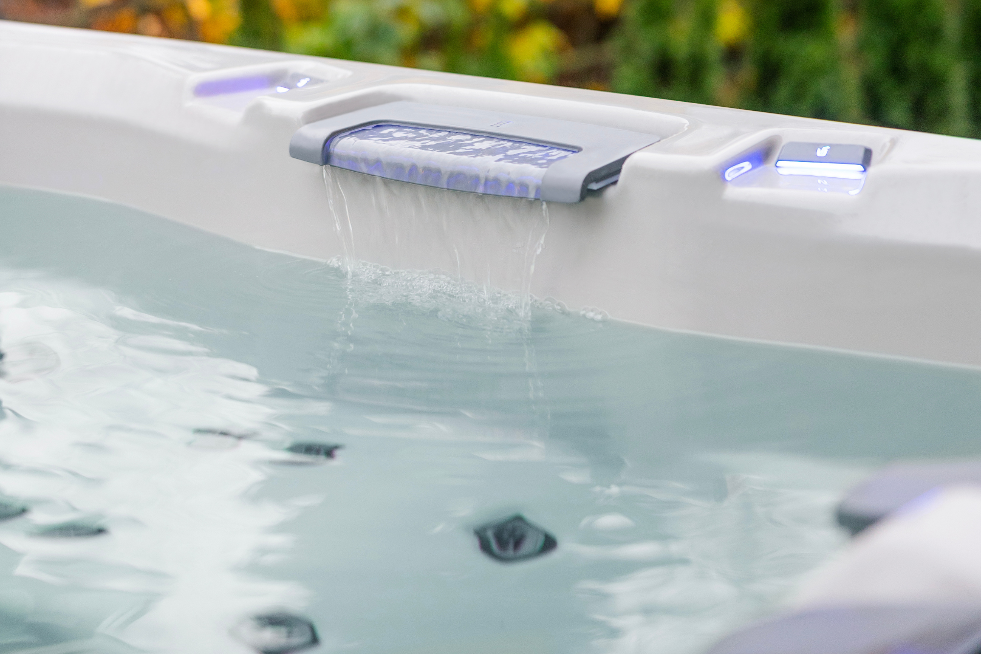 Hot Tub Water Chemistry 101: How to Balance the Water In Your Bullfrog Spa