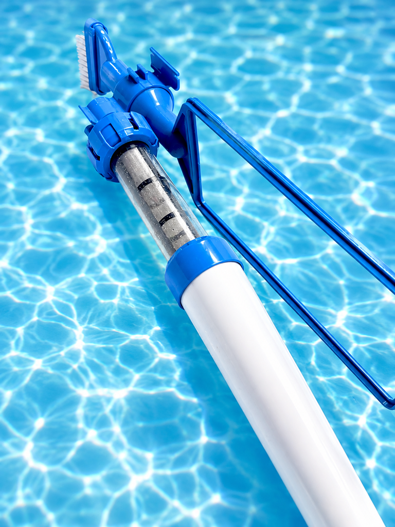 Spa Vac and attached Skimmer